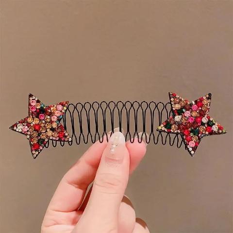 Bandeau cheveux étoiles rouges montré par une main afin d'en apprécier toutes les caractéristiques 
