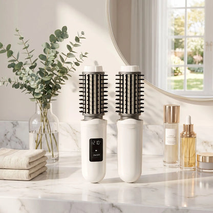 brosse chauffante couleur blanche posée sur un plan blanc et gris 