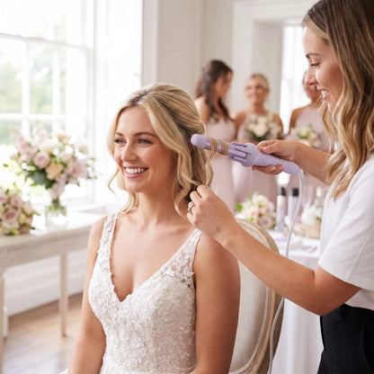 une future mariée qui fait faire les dernières retouches avec le fer bouclant
